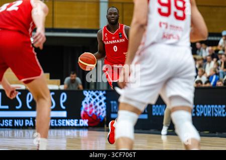 Farum, Dänemark. August 2025. Bakary Dibba (0) aus Dänemark wurde während der FIBA-Weltmeisterschaft 2027 in der Europameisterschaft zwischen Dänemark und Kroatien in der Farum Arena in Farum gesehen. Quelle: Gonzales Photo/Alamy Live News Stockfoto