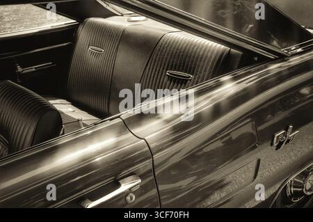 Vintage Dodge Charger Muscle Car in Sepia Ton Stockfoto