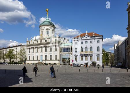 Potsdamer Museum, Forum für Kunst und Geschichte, im Potsdamer Alten Rathaus, Knobelsdorff Haus auf der rechten Seite, Potsdam, Brandenburg, Deutschland Stockfoto