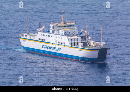 Gozo, Malta - 23. Juni 2021: Gozo Channel Line Fähre zwischen Malta und Gozo auf dem Mittelmeer. Stockfoto