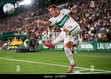 ELCHE, SPANIEN - 18. AUGUST: Der deutsche Valera von Elche CF während des LaLiga EA Sports Matches zwischen Elche CF und Real Betis Balompie im Estadio Manuel Marti Stockfoto