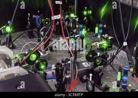 Das Laserlabor der Experimentalphysik an der Heinrich-Heine-Universität Düsseldorf, Nordrhein-Westfalen Stockfoto