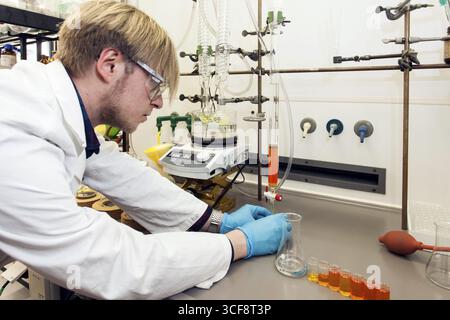 Laboratorium am Institut für Pharmazie und medizinische Chemie der Heinrich-Heine-Universität Düsseldorf, Nordrhein-Westfalen Stockfoto