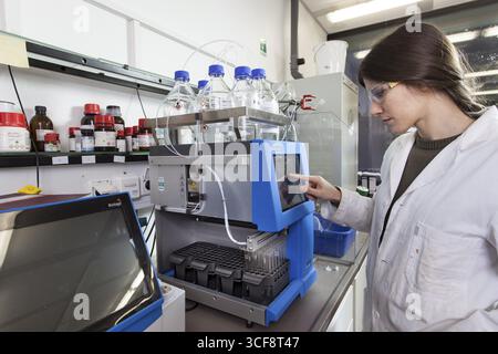 Laboratorium am Institut für Pharmazie und medizinische Chemie der Heinrich-Heine-Universität Düsseldorf, Nordrhein-Westfalen Stockfoto