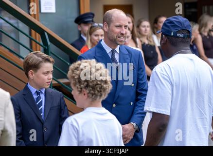HRH der Prinz von Wales und HRH Prinz George bei den Meisterschaften 2025, Wimbledon Stockfoto