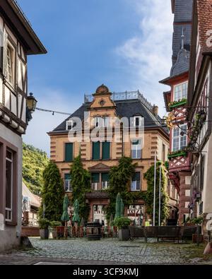 Charmante Szene der mittelalterlichen Altstadt in der Märchenstadt Heppenheim und ihrer typischen Architektur in Hessen Stockfoto