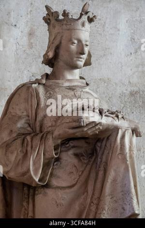 Statue (19. Jahrhundert) von Saint Louis, ROI de France oder Saint Louis IX de France. Heiliger der römisch-katholischen Kirche. Stockfoto