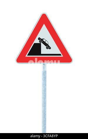 Am Kai oder am Flussufer vor dem Warnschild, großes, detailliertes, vereinzeltes, weißes, ungeschütztes Flussufer-Schild in der Nähe, dreieckig rot Stockfoto