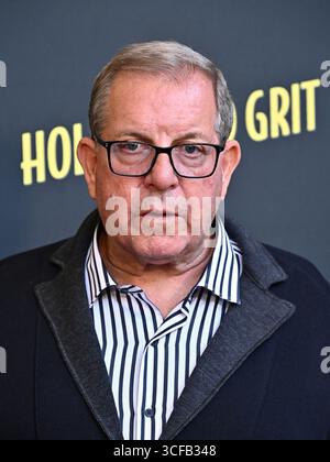 Los Angeles, USA. August 2025. Scott Adler kam am 21. August 2025 zur Premiere von Hollywood Grit im AMC The Grove 14 in Los Angeles, CA. © Starbuck/ Credit: AFF/Alamy Live News Stockfoto