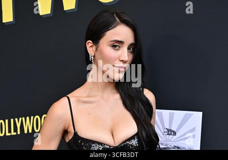 Los Angeles, USA. August 2025. Caylee Cowan kam am 21. August 2025 zur Premiere von Hollywood Grit im AMC The Grove 14 in Los Angeles, CA. © Starbuck/ Credit: AFF/Alamy Live News Stockfoto