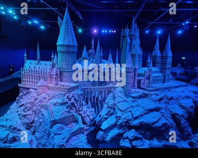 Watford, London, England. Ein maßstabsgetreues Modell von Hogwarts bei den Warner Bros Studio-Tour - Making of Harry Potter. Stockfoto