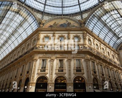 Galleria Vittorio Emanuele II, elegantes Einkaufszentrum in Mailand, Italien Stockfoto