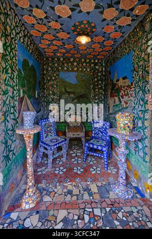 Frankreich, Eure-et-Loir (28), Chartres, la maison Picassiette // Frankreich, Eure-et-Loir, Chartres, das Picassiette-Haus Stockfoto