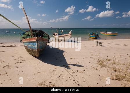 Ein Fischerboot am Strand. Stockfoto