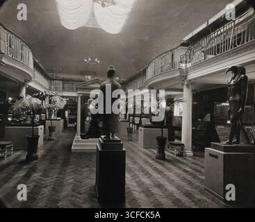 Wellcome Historical Medical Museum, Wigmore Street, London: Die Galerie Hall of Statuary. Stockfoto