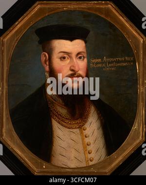 Porträt von Sigismund Augustus (1520–1572), König von Polen, 1550–1650. Zusätzliche Info: Das Porträt von Sigismund II auf dem Blech ist mit Geschick gemalt. Das Gesicht des Lineals ist schlank und lang, die dunklen Augen blicken den Betrachter mit aller Schärfe an. Der König trägt eine dunkle Baskenmütze und westeuropäische Kleidung, die er normalerweise trug. Die Inschrift auf der rechten Seite des Kopfes zeigt die Identität des Modells an und besagt, dass er „der letzte der Jagiellonier“ war. Die Inschrift wurde wahrscheinlich nach dem Tod des Herrschers gemacht. Stockfoto