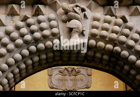 Triton Gate, Pena Palace Complex, Sintra, Portugal, 2008. Als Sommerresidenz für die königliche Familie gedacht. Erbaut im 19. Jahrhundert von Wilhelm Ludwig von Eschwege (1777–1855). Stockfoto