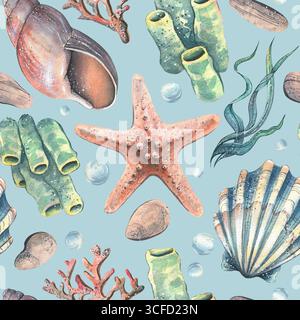 Nahtloses Muster mit Seesternen, grünen Korallen und Muscheln in erfrischenden Küstentönen, handgemalte Aquarellillustration zum Einpacken Stockfoto