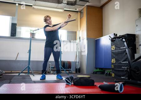 Berlin, Deutschland. August 2025. Gewichtheber Kiara klug trainiert. Quelle: Sebastian Gollnow/dpa/Alamy Live News Stockfoto