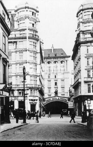 Das Savoy Hotel and The Strand , London, England, 19. Jahrhundert Stockfoto