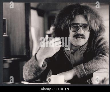Porträt des österreichischen Zirkusdirektors, Regisseurs und Clowns Bernhard Paul (*20.05.1947) - Paul gründete 1975 mit dem Künstler André Heller den Circus Roncalli, den Paul nach der schnellen Trennung von Heller ab 1978 für die Neugründung in der Kölner Südstadt vorbereitete. - Nach der Premiere am 4. Juni 1980 in Köln trat er selbst oft in der Manege auf und verkörperte die Clownsfigur des Dummen Augusts als „Zippo“. - Foto vom 25.05.1983 Stockfoto