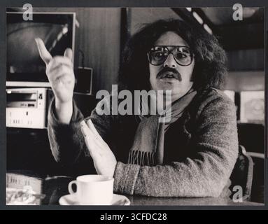 Porträt des österreichischen Zirkusdirektors, Regisseurs und Clowns Bernhard Paul (*20.05.1947) - Paul gründete 1975 mit dem Künstler André Heller den Circus Roncalli, den Paul nach der schnellen Trennung von Heller ab 1978 für die Neugründung in der Kölner Südstadt vorbereitete. - Nach der Premiere am 4. Juni 1980 in Köln trat er selbst oft in der Manege auf und verkörperte die Clownsfigur des Dummen Augusts als „Zippo“. - Foto vom 25.05.1983 Stockfoto