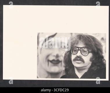 Porträt des österreichischen Zirkusdirektors, Regisseurs und Clowns Bernhard Paul (*20.05.1947) - Paul gründete 1975 mit dem Künstler André Heller den Circus Roncalli, den Paul nach der schnellen Trennung von Heller ab 1978 für die Neugründung in der Kölner Südstadt vorbereitete. - Nach der Premiere am 4. Juni 1980 in Köln trat er selbst oft in der Manege auf und verkörperte die Clownsfigur des Dummen Augusts als „Zippo“. Stockfoto