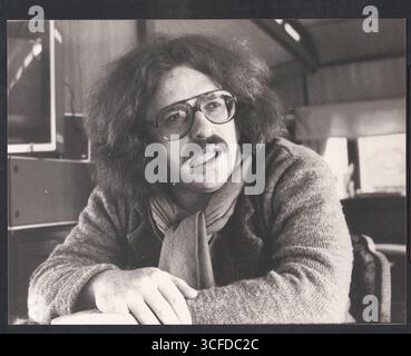 Porträt des österreichischen Zirkusdirektors, Regisseurs und Clowns Bernhard Paul (*20.05.1947) - Paul gründete 1975 mit dem Künstler André Heller den Circus Roncalli, den Paul nach der schnellen Trennung von Heller ab 1978 für die Neugründung in der Kölner Südstadt vorbereitete. - Nach der Premiere am 4. Juni 1980 in Köln trat er selbst oft in der Manege auf und verkörperte die Clownsfigur des Dummen Augusts als „Zippo“. - Foto vom 25.05.1983 Stockfoto
