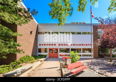 Bedford Road Collegiate liegt im Caswell Hill Stadtteil Saskatoon. Stockfoto