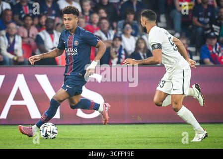 Paris, Frankreich, Frankreich. August 2025. Desire DOUE von PSG während des Ligue-1-Spiels zwischen Paris Saint-Germain (PSG) und Angers SCO im Parc des Princes Stadium am 22. August 2025 in Paris. (Kreditbild: © Matthieu Mirville/ZUMA Press Wire) NUR REDAKTIONELLE VERWENDUNG! Nicht für kommerzielle ZWECKE! Quelle: ZUMA Press, Inc./Alamy Live News Stockfoto