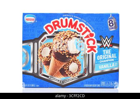IRIVNE, KALIFORNIEN - 22. August 2025: Eine Schachtel mit Drumstick original gefrorenen Dessertkegeln. Stockfoto