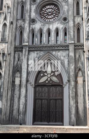 St. Joseph's Cathedral, Hanoi. Im gotischen mittelalterlichen Stil Stockfoto