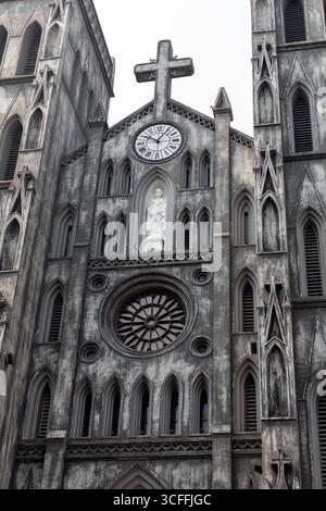 St. Joseph's Cathedral, Hanoi. Im gotischen mittelalterlichen Stil Stockfoto