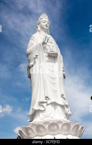 In da Nang Vietnam ist die Lady Buddha eine 67 Meter hohe Statue, die auf Vietnamesisch als Tuong Phat Ba Quan am oder Statue der Göttin des Mitgefühls bekannt ist. Er Stockfoto