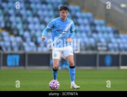 Manchester, Großbritannien. August 2025. Kian Noble aus Manchester City beim Spiel Manchester City U21 gegen West Ham United U21 Premier League 2 im Academy Stadium, Manchester. Der Bildnachweis sollte lauten: Cody Froggatt/Sportimage Credit: Sportimage Ltd/Alamy Live News Stockfoto