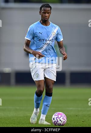 Manchester, Großbritannien. August 2025. Stephen Mfuni von Manchester City beim Spiel Manchester City U21 gegen West Ham United U21 Premier League 2 im Academy Stadium, Manchester. Der Bildnachweis sollte lauten: Cody Froggatt/Sportimage Credit: Sportimage Ltd/Alamy Live News Stockfoto