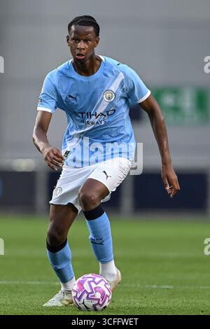 Manchester, Großbritannien. August 2025. Stephen Mfuni von Manchester City beim Spiel Manchester City U21 gegen West Ham United U21 Premier League 2 im Academy Stadium, Manchester. Der Bildnachweis sollte lauten: Cody Froggatt/Sportimage Credit: Sportimage Ltd/Alamy Live News Stockfoto