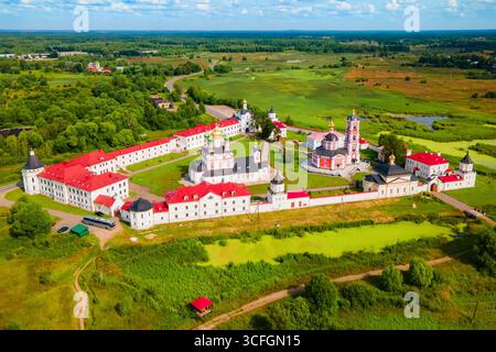 Das Warnitsky Trinity Kloster des Hl. Sergius Luftpanorama in Rostow Weliki im Jaroslawler Gebiet, Goldener Ring Russlands Stockfoto