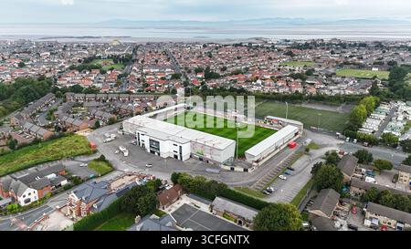 Ein Blick auf das Mazuma Mobile Stadium vor dem Spiel der Enterprise National League zwischen Morecambe und Altrincham. Bilddatum: Samstag, 23. August 2025. Stockfoto
