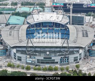 Eine Luftaufnahme des Etihad-Stadions und der neuen North-Tribüne während des Premier League-Spiels Manchester City gegen Tottenham Hotspur im Etihad Stadium, Manchester, Großbritannien, 23. August 2025 (Foto: Mark Cosgrove/News Images) Credit: News Images LTD/Alamy Live News Stockfoto
