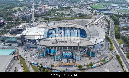 Eine Luftaufnahme des Etihad Stadions während des Premier League Spiels Manchester City gegen Tottenham Hotspur im Etihad Stadium, Manchester, Großbritannien, 23. August 2025 (Foto: Mark Cosgrove/News Images) Credit: News Images LTD/Alamy Live News Stockfoto