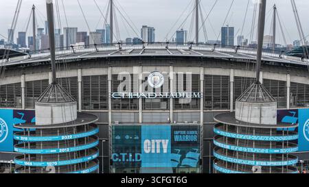 Eine Luftaufnahme des Etihad Stadions während des Premier League Spiels Manchester City gegen Tottenham Hotspur im Etihad Stadium, Manchester, Großbritannien, 23. August 2025 (Foto: Mark Cosgrove/News Images) Stockfoto