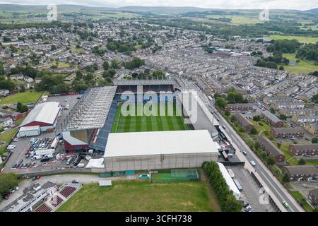 Burnley, Großbritannien. August 2025. Eine allgemeine Luftaufnahme von Turf Moor, Heimstadion von Burnley vor dem Spiel der Burnley gegen Sunderland Premier League in Turf Moor, Burnley. Der Bildnachweis sollte lauten: Craig Thomas/Sportimage Credit: Sportimage Ltd/Alamy Live News Stockfoto