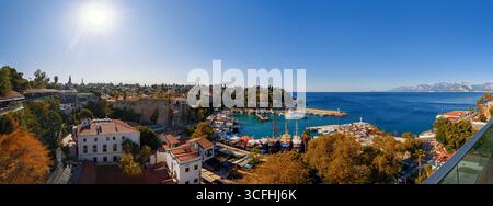 Der alte Hafen von Antalya (Antalya Kaleici Yat Limanı). Antalya. Türkei Stockfoto