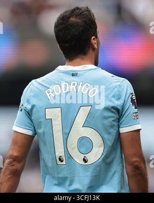 Das Trikot von Rodrigo aus Manchester City während des Premier League Spiels Manchester City gegen Tottenham Hotspur im Etihad Stadium, Manchester, Großbritannien, 23. August 2025 (Foto: Mark Cosgrove/News Images) Credit: News Images LTD/Alamy Live News Stockfoto