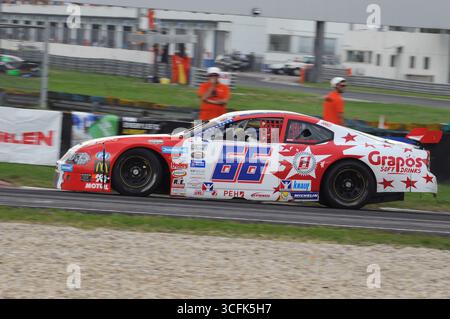Magione, Italien - 20. September 2014: NASCAR Whelen Euro Series im Rennen auf dem Autodromo dell'Umbria in Magione. Stockfoto