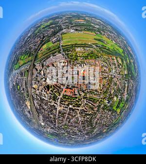 Luftbild, City Innenstadt mit evang. Pauluskirche, Lippeaue Erlebensraum und Flugplatz Hamm Lippewiesen EDLH, Kläranlage Hamm Mattenbecke, Datteln-Hamm-Kanal und Fluss Lippe, Erdkugel, Fisheye Aufnahme, Fischaugen Aufnahme, 360 Grad Aufnahme, winzige Welt, kleiner Planet, Fisheye Bild, Mitte, Hamm, Ruhrgebiet, Nordrhein-Westfalen, Deutschland ACHTUNGxMINDESTHONORARx60xEURO *** Luftaufnahme, Stadtzentrum mit evang Pauluskirche, Lippeaue Erlebensraum und Flugplatz Hamm Lippewiesen EDLH, Kläranlage Hamm Mattenbecke, Datteln Hamm Kanal und Lippe, Erdkugel, Fisheye Bild, Fisheye im Stockfoto