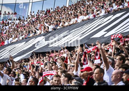 Antwerpen, Belgien. August 2025. Die Fans Antwerpens wurden während eines Fußballspiels zwischen Royal Antwerp FC und KV Mechelen am Sonntag, den 24. August 2025, in Antwerpen, am 5. Tag der ersten Liga der Jupiler Pro League 2025-2026 in der belgischen Meisterschaft gezeigt. BELGA FOTO TOM GOYVAERTS Credit: Belga Nachrichtenagentur/Alamy Live News Stockfoto