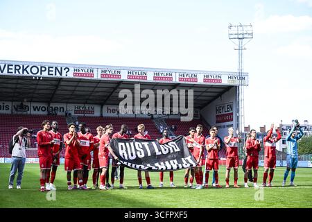 Antwerpen, Belgien. August 2025. Die Spieler des Antwerp FC wurden nach einem Fußballspiel zwischen dem Royal Antwerp FC und dem KV Mechelen am Sonntag, den 24. August 2025 in Antwerpen, am 5. Tag der ersten Liga der Jupiler Pro League 2025-2026 in der belgischen Meisterschaft, dargestellt. BELGA FOTO TOM GOYVAERTS Credit: Belga Nachrichtenagentur/Alamy Live News Stockfoto