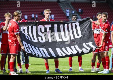 Antwerpen, Belgien. August 2025. Die Spieler des Antwerp FC wurden nach einem Fußballspiel zwischen dem Royal Antwerp FC und dem KV Mechelen am Sonntag, den 24. August 2025 in Antwerpen, am 5. Tag der ersten Liga der Jupiler Pro League 2025-2026 in der belgischen Meisterschaft, dargestellt. BELGA FOTO TOM GOYVAERTS Credit: Belga Nachrichtenagentur/Alamy Live News Stockfoto